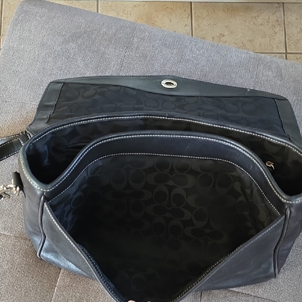 Coach Vintage Messenger Bag - Picture 5 of 11